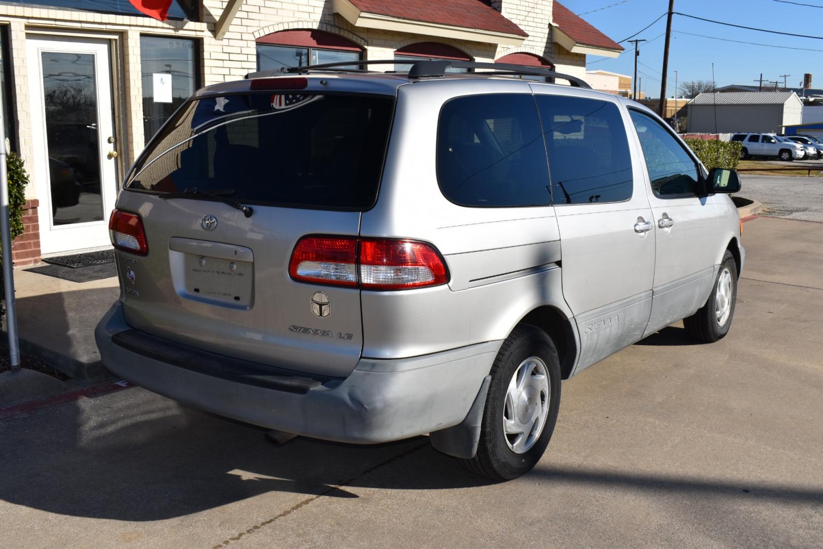 2002 Silver /Gray Toyota Sienna LE (4T3ZF13C42U) with an 3.0L V6 DOHC 24V engine, 4-Speed Automatic Overdrive transmission, located at 5925 E. BELKNAP ST., HALTOM CITY, TX, 76117, (817) 834-4222, 32.803799, -97.259003 - Buying a 2002 Toyota Sienna Van/Minivan can be a practical choice for several reasons: Reliability: Toyota vehicles are renowned for their reliability, and the Sienna is no exception. It's known to have a strong engine and durable construction, which means it can last for many miles with proper m - Photo#4